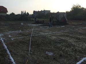 7.10.2014 - Dneska rano sa zacali vykopne prace :)