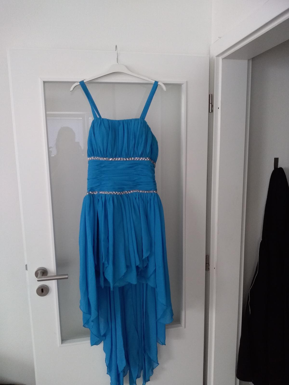 Modré rozevláté šaty - Obrázek č. 1