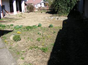 Prvá jar,čakáme,čo vyrastie,rok 2007
