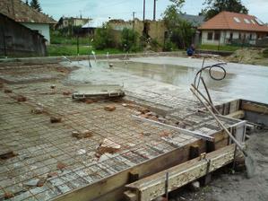 24.05.2010 zalievanie platne