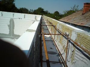 17.07.2010 výroba armovania do venca bola zdlhavá pre nedostatok času, ale nejak sme to zvládli...