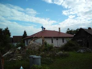 03.09.2010 ešte pá kúskov a plocha je založená..