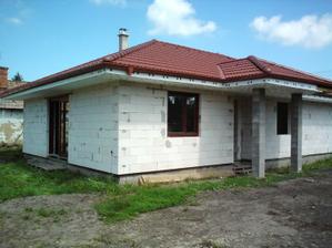 02.08.2011 samozrejme hned začali aj s montážou