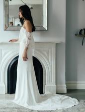 Louvienne by Lovely Bride