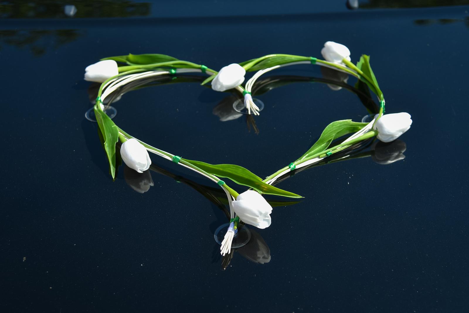 Ozdoba na auto - srdce s tulipány - Obrázek č. 1