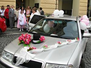 A taky s cilindrem, už i ženicha jsem svezla :-)