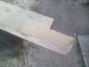 Hranoly budem spájať čapovaním. Vymerať, naznačiť a vypilovať.