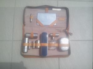 A zase jej obsah. Ta povšimnutie stojí rozprašovač na kolínsku vodu - bomba.. :o)