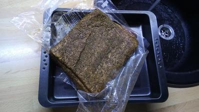 Mäso po týždni odpočívania v chlade vyzeralo fantasticky a už teraz tak rozváňalo, že by som ho najradšej načal. Inakšie nepustilo ani kvapku šťavy.