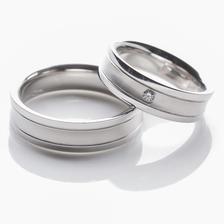 https://www.ok-snubniprsteny.cz/ok-snubniprsteny/eshop/4-1-Snubni-prsteny-Ocelove/0/5/2432-Snubni-prsteny-chirurgicka-ocel-OC1007