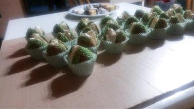 Moje cukrárky mi napiekli novinku ku koláčikom ...lastúra v mušli..jemné a chutné..