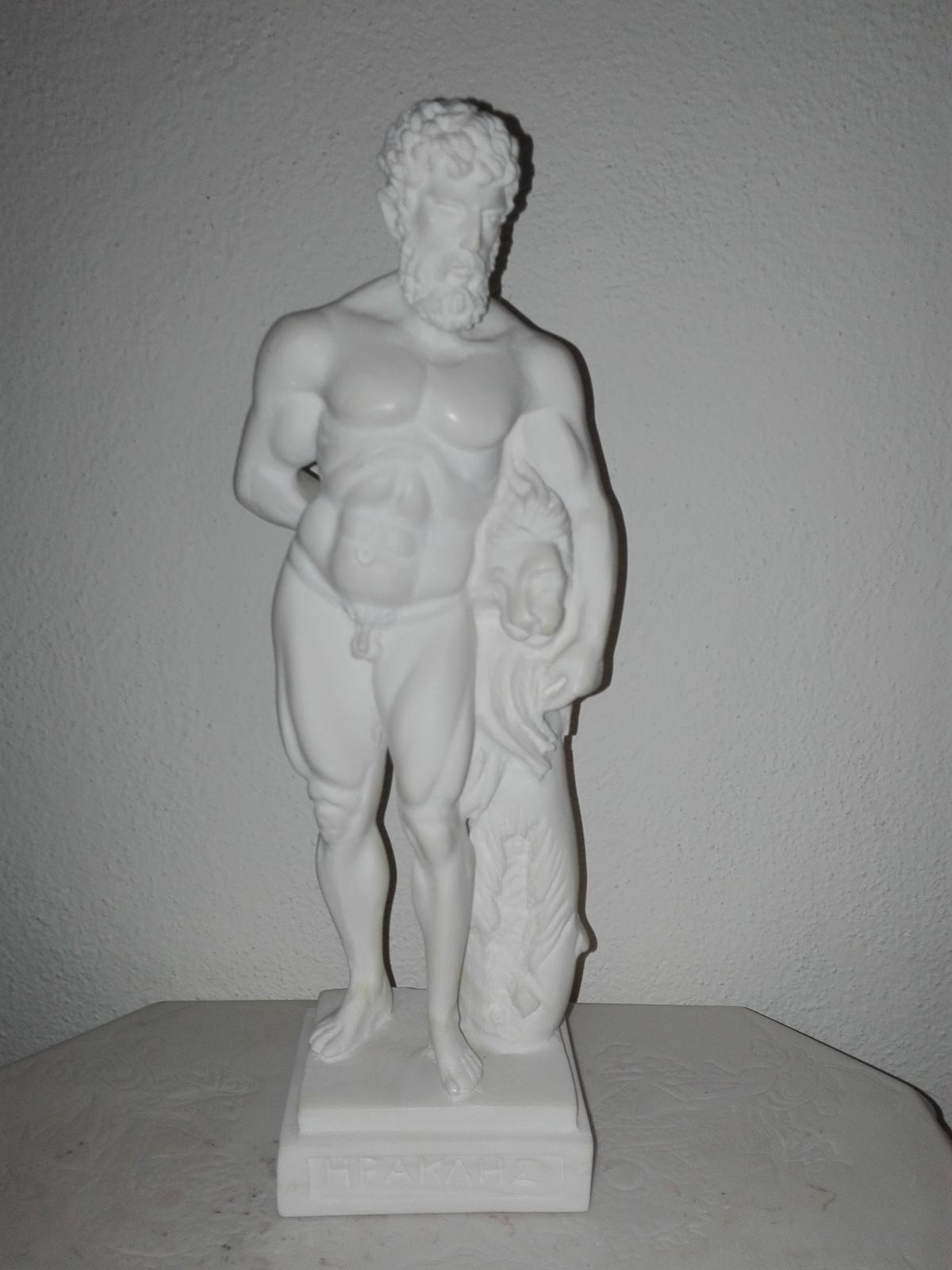 Alabastrová socha - Herkules s levom - Obrázok č. 1
