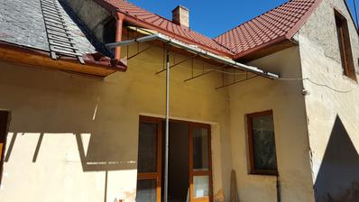idealne mensia samonosna pergola nad vchod a vacsia na bocnu stenu a bude sucasne sluzit ako pristresok pre auto