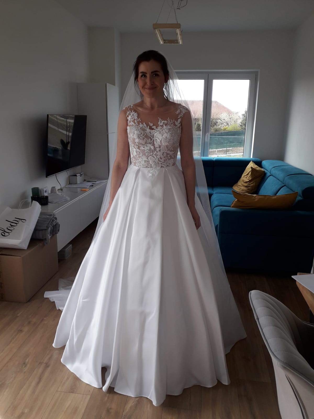 Svatební šaty Elody - Obrázek č. 1