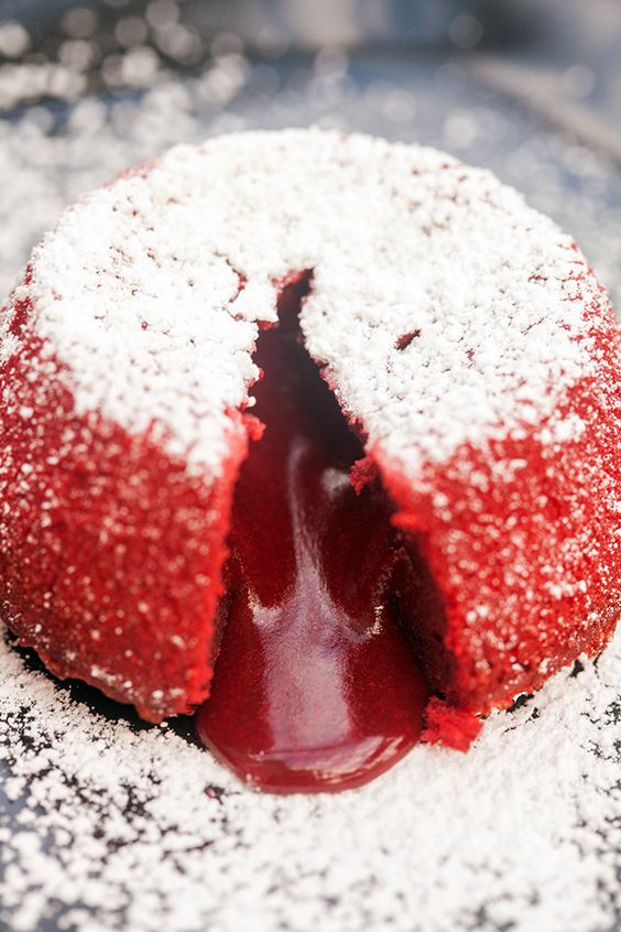 Americké koláčky - Red Velvet Molten Lava Cakes