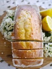 Lemon drizzle cake