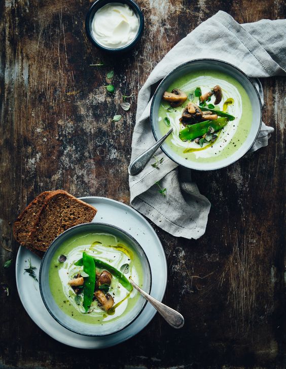 Podzimní polévka aneb inspirace, jak krásne servírovat podzimní polívčičky - Krémová polévka ze zelenýho hrášku se šampiňóny