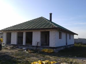 01.11. - Hotovy krov, pripraveny na kladenie skridiel