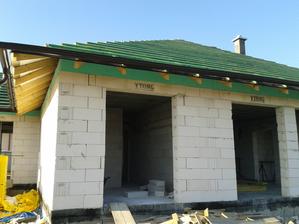 01.11. - Hotovy krov, pripraveny na kladenie skridiel