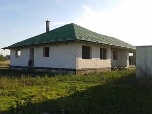 01.11. - Hotovy krov, pripraveny na kladenie skridiel