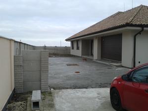 15.11. Priedomie je uz vyliate betonom