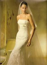 Pronovias Lorna na modelke