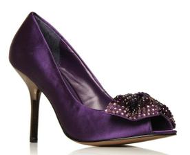 I soooo want these shoes. Dan said he'll buy them for me but at £100 I think I'll wait until January and see if they go down a bit.