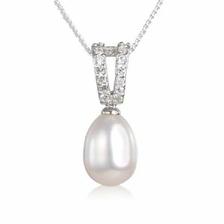 Really love this necklace and the earrings to match in the next picture.