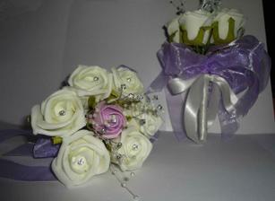 Junior bridesmaids bouquets