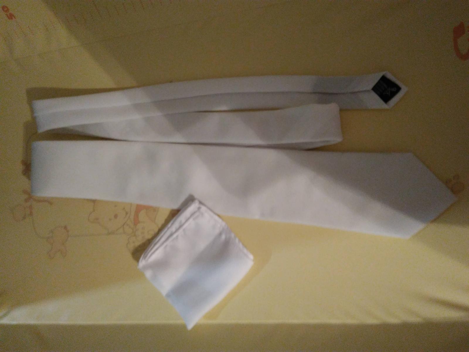 Bílá svatební elegantní kravata Bandi + kapesníček - Obrázek č. 1