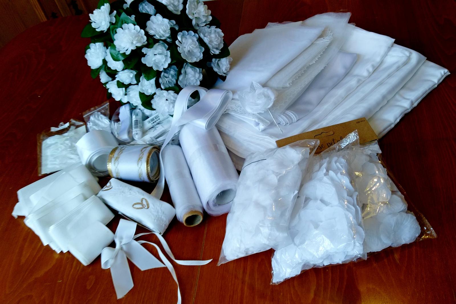 Svatební dekorace – výzdoba - květiny, stuhy a další - Obrázek č. 2