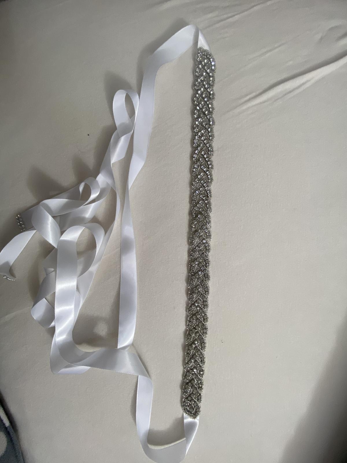 Pásek na svatební šaty - Obrázek č. 1