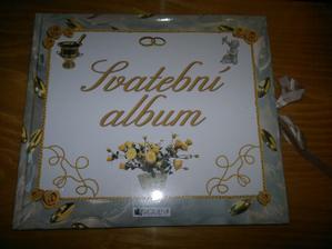 tak tohle svatební album jsem měla doma už hodně dlouho :), předvyplněné a vkládají se tam fotky a vzkazy atd :)