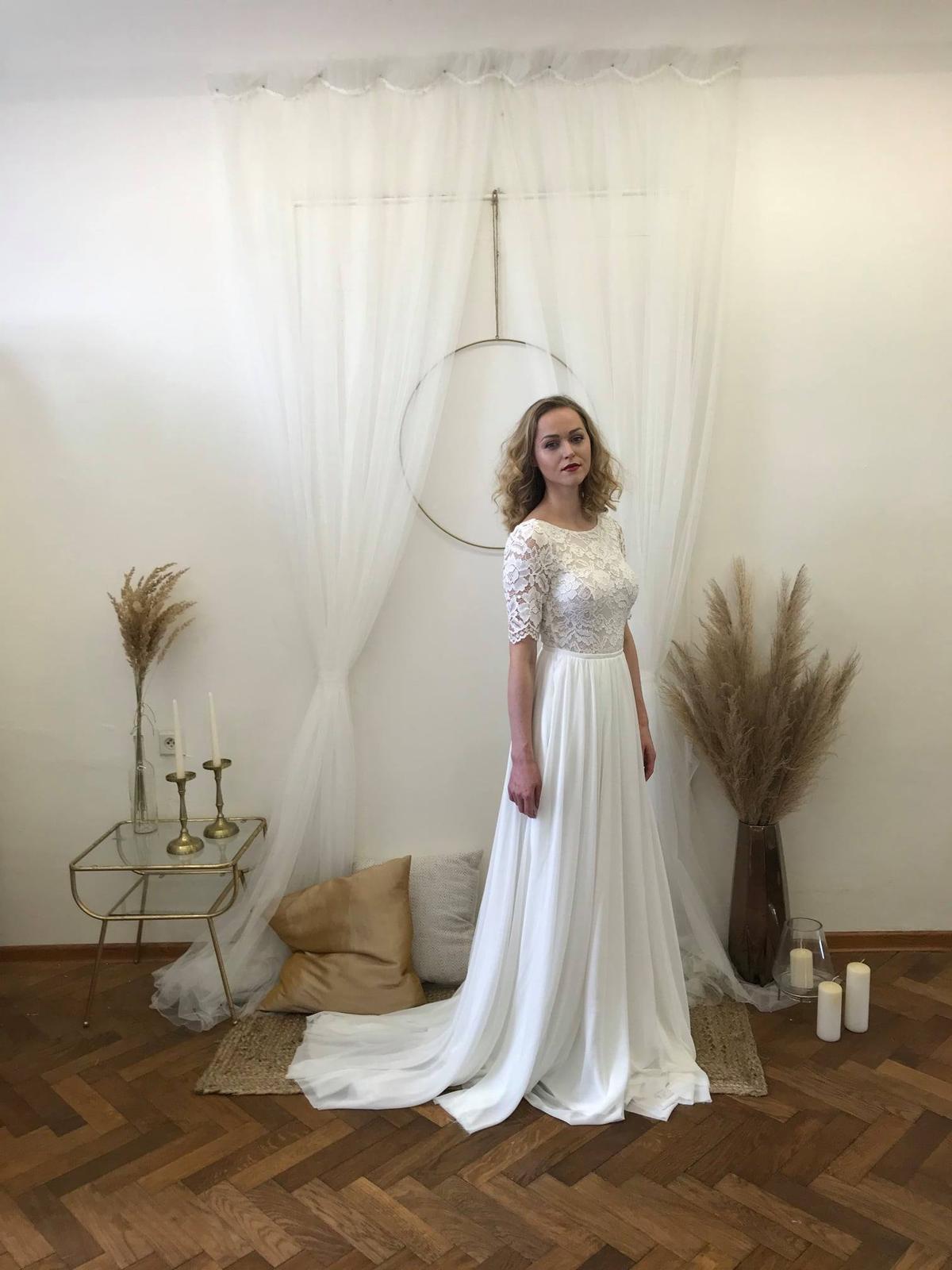 Šifonové svatební šaty s krajkou - Obrázek č. 1