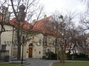 Tu sa to (hadam) odohra:) Kostol Notre Dame v BA