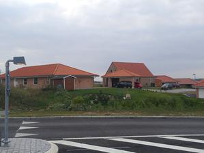 Niečo ako sukromná štvrť, no v pohode sa tam dá isť kuknúť.