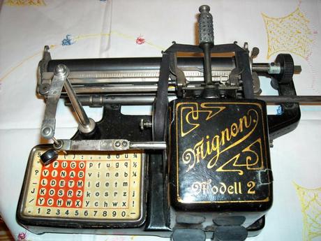 Starý písací stroj Mignon - Obrázok č. 1