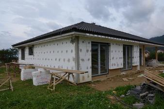 z dvoch strán lienka