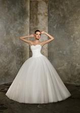 zdroj obrázku: http://www.morilee.com/Bridals/blu/4614