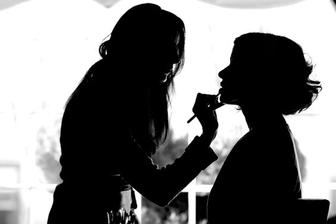 Make-up and hairstyle artist, zařízeno!