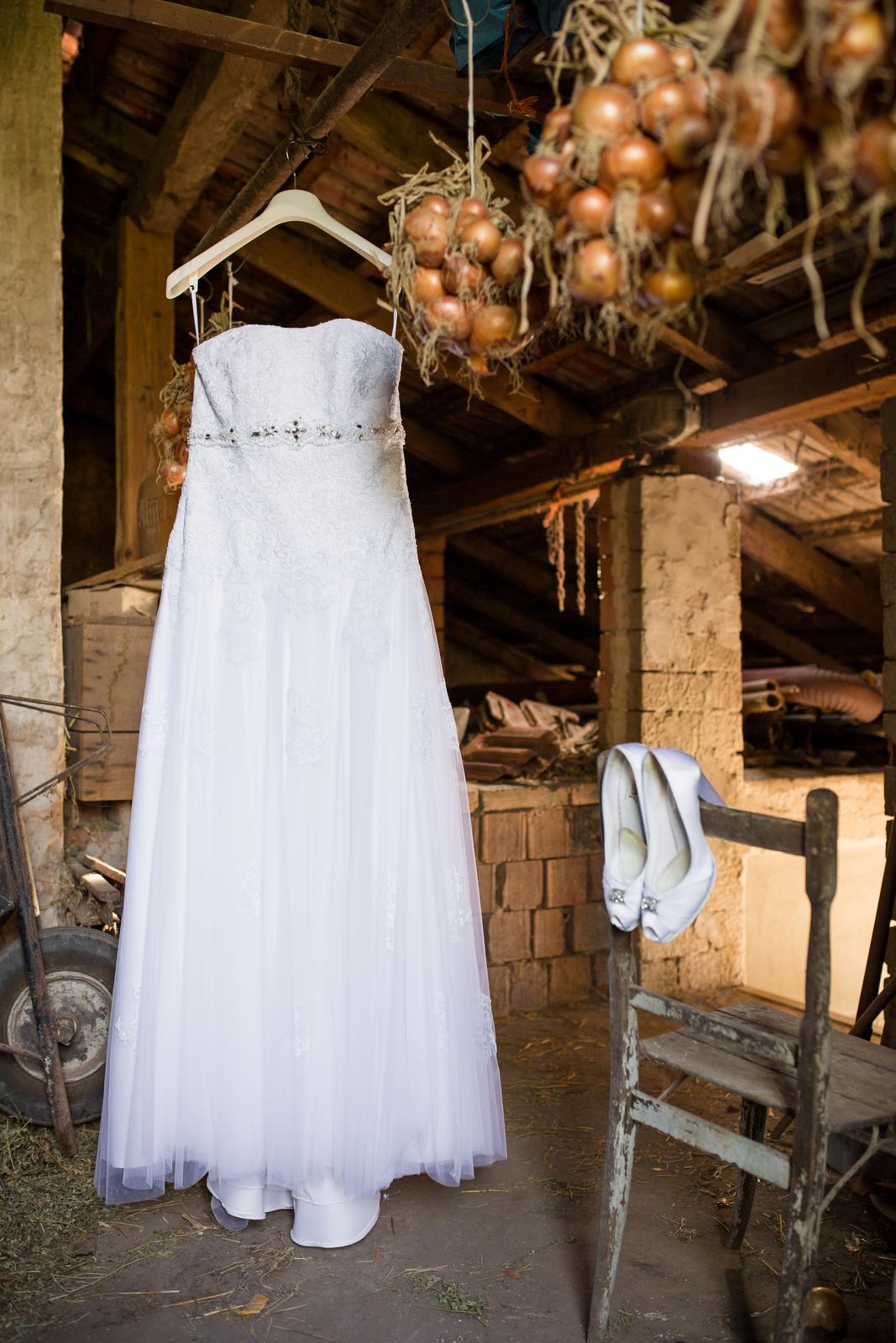 Svatební šaty na šněrování šité v Madoře 42-46 - Obrázek č. 3
