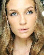 jemný make-up