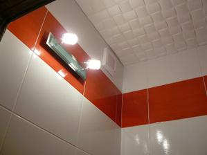 svetlo vo WC