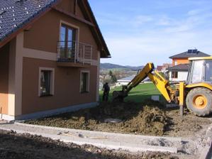 a dosypat jemným jílem