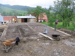 dosypáno