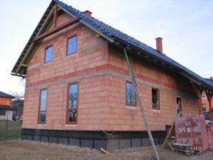 pohled na budoucí terasu pod obývacím pokojem a jídelnou
