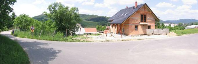 24.květen - domeček před výkopem garáže