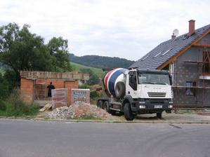 návoz betonu na věnce