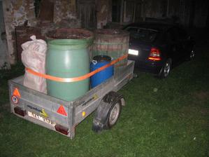 na vozík a odvézt do pálenice (cca 600 kg kvasu)