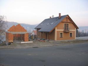 zima jak sviňa, ale nás to od práce neodradí (aspoň člověk nemusí chladit slivovicu)